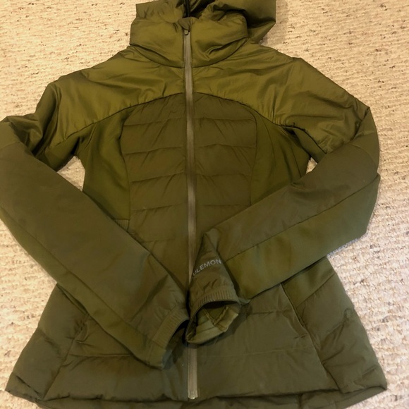 Lululemon Down For It All Jacket Size 6.  Moss Green. Slim Fit, Hip Length - Picture 6 of 8